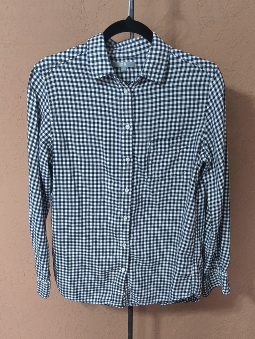 Uniqlo Women's Black and White Gingham Button-Down Shirt Size Large